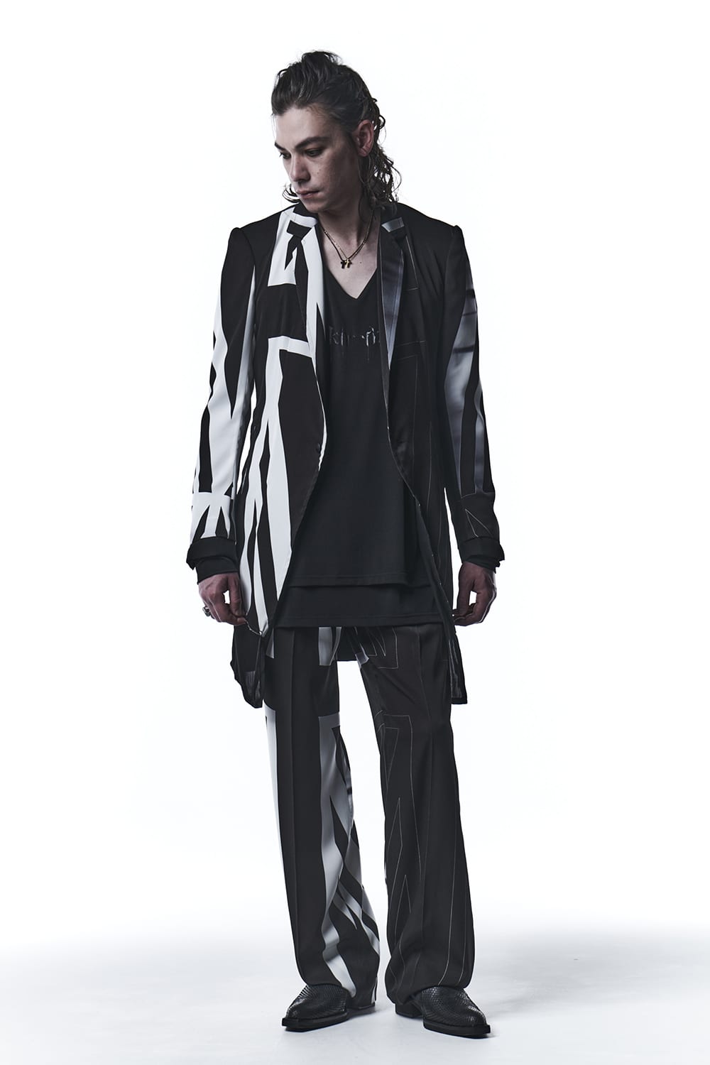 Layerd Long Sleeves V-Neck T-Shirts Black & Black