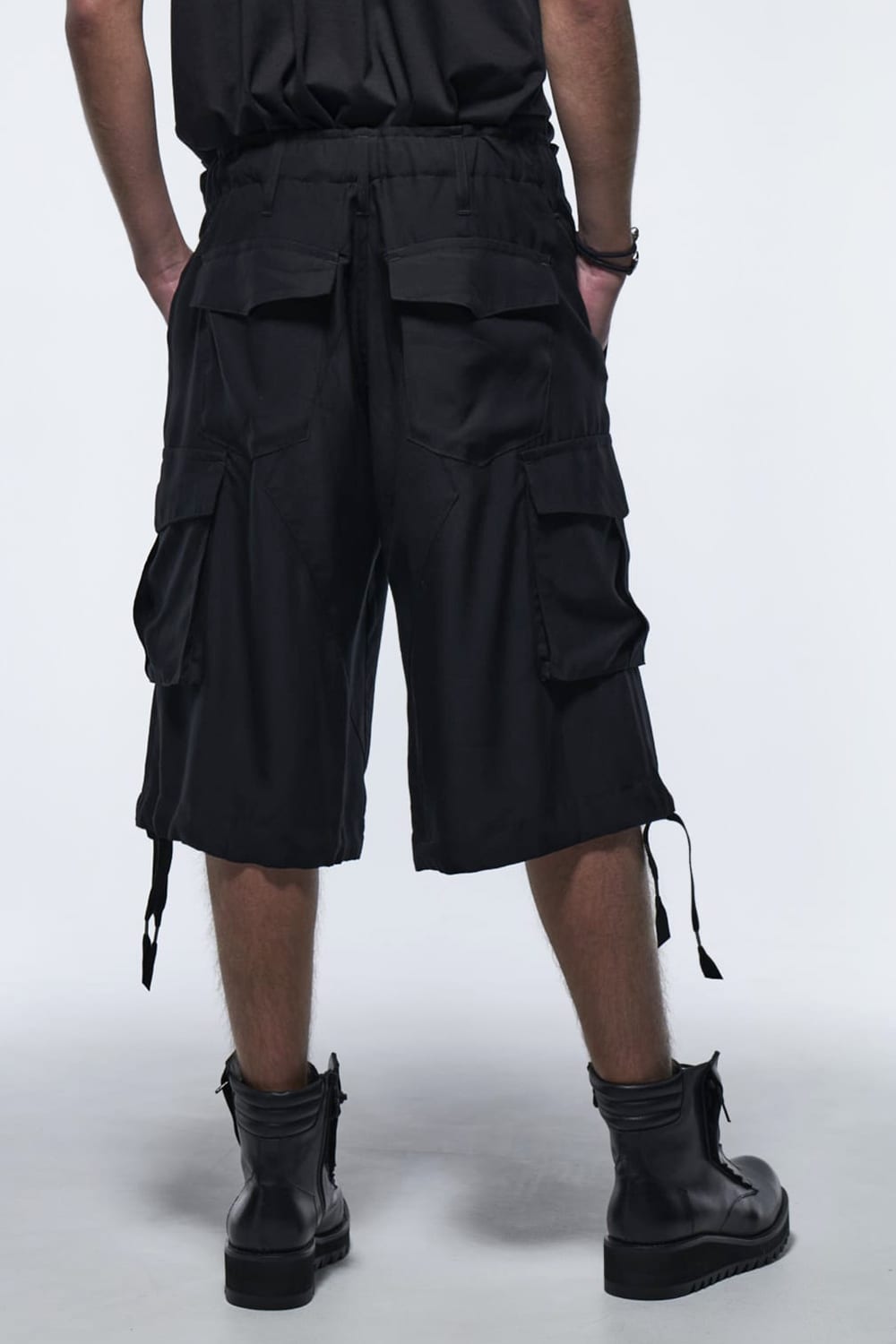 Wide Short Cargo Pants