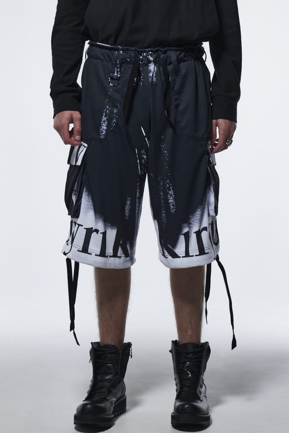 フレア ショートカーゴパンツ ブラック&ホワイト