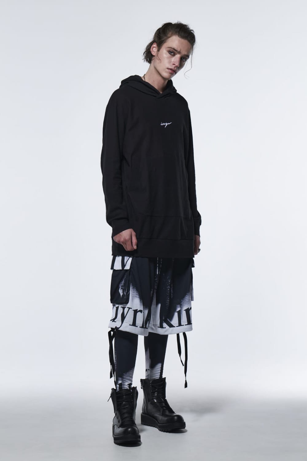 フレア ショートカーゴパンツ ブラック&ホワイト