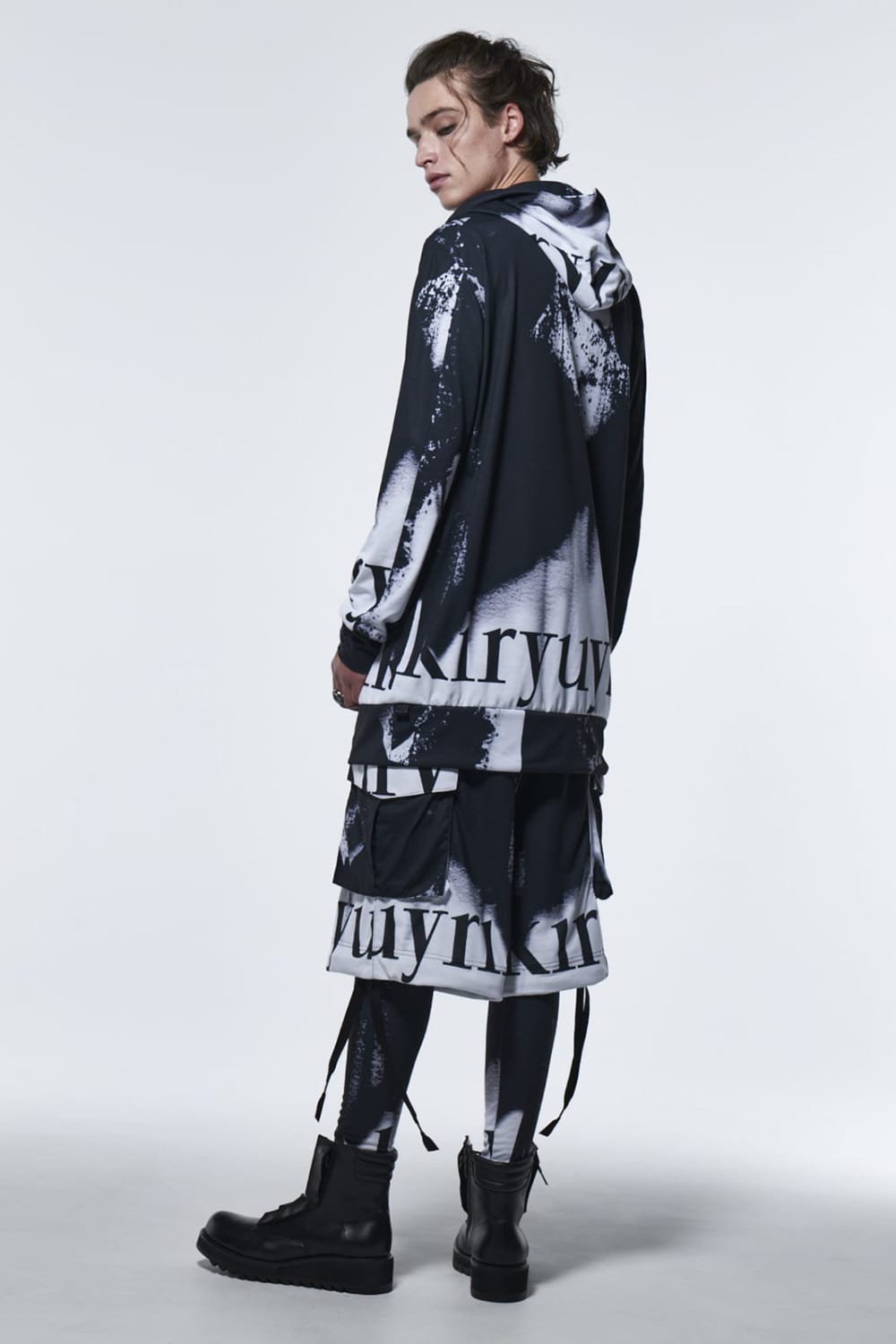 フレア ショートカーゴパンツ ブラック&ホワイト