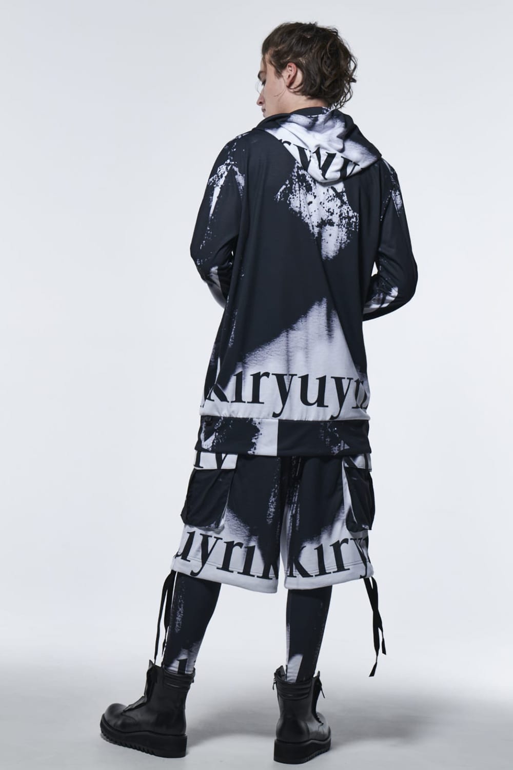 フレア ショートカーゴパンツ ブラック&ホワイト