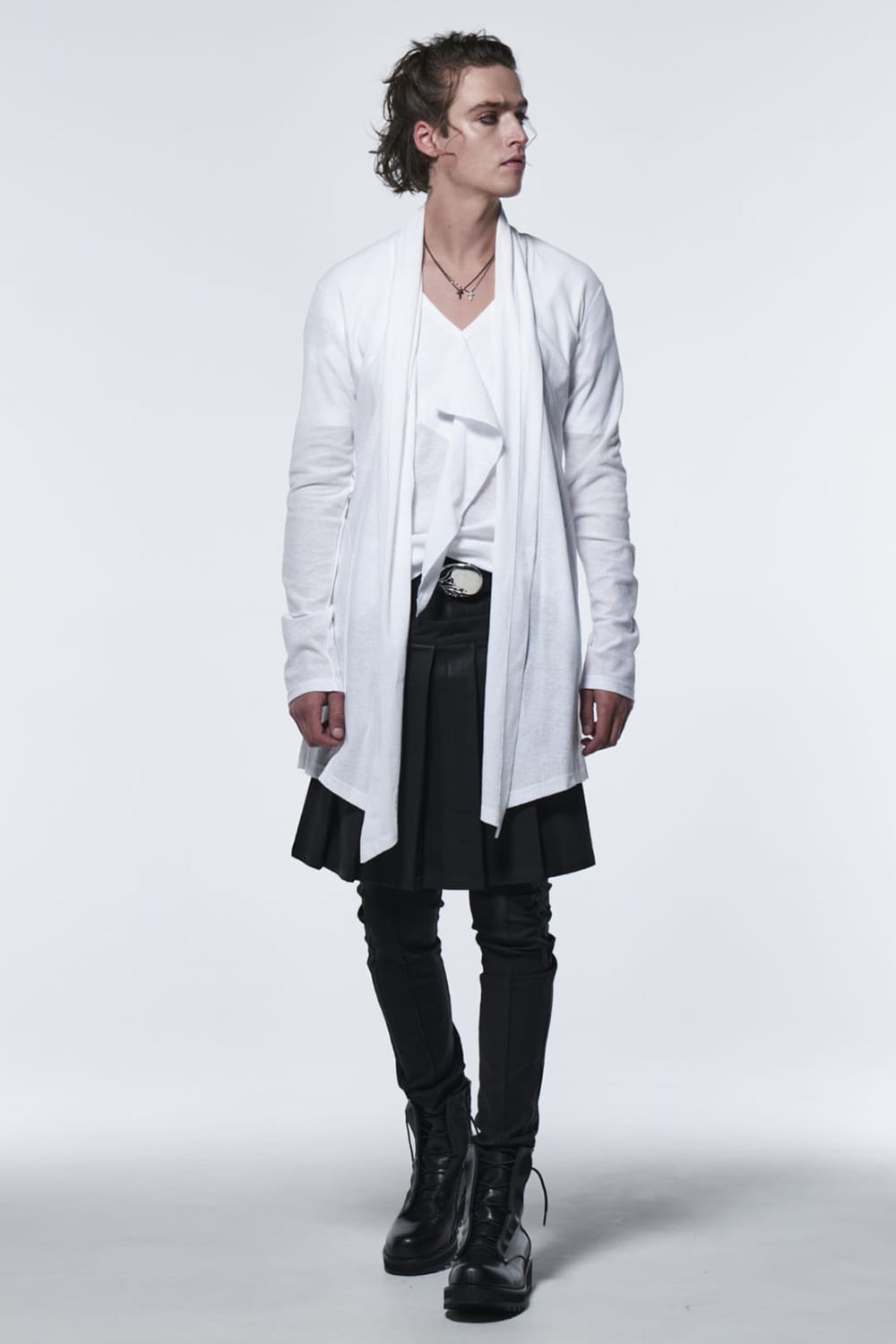 フリル VネックTシャツ ホワイト