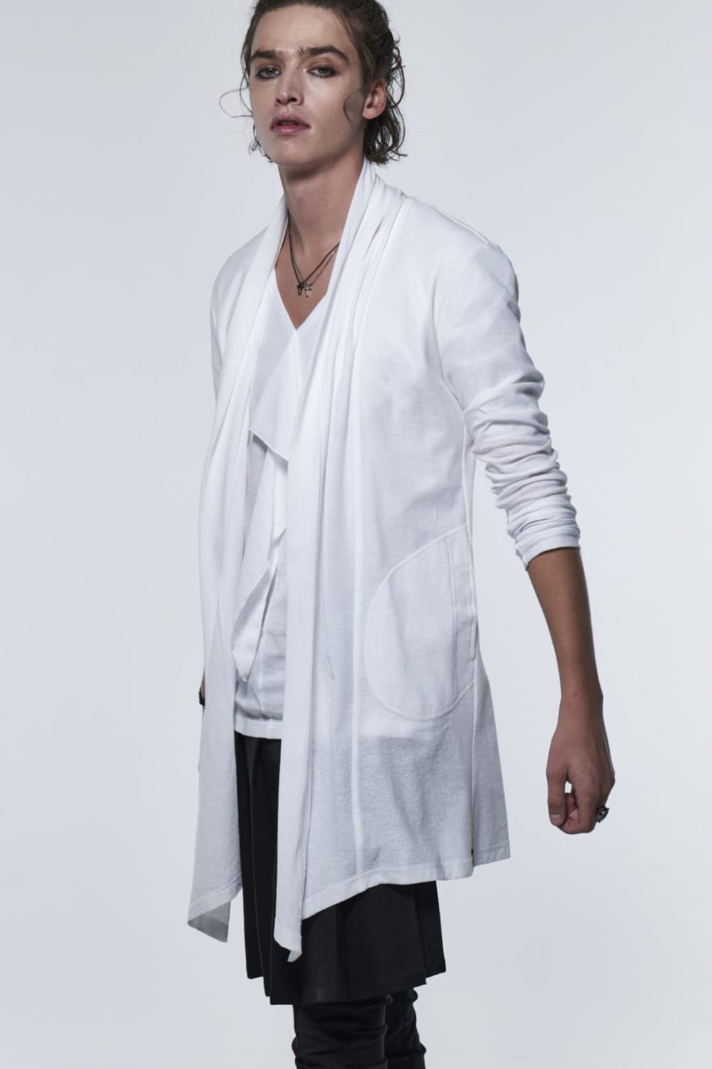 フリル VネックTシャツ ホワイト