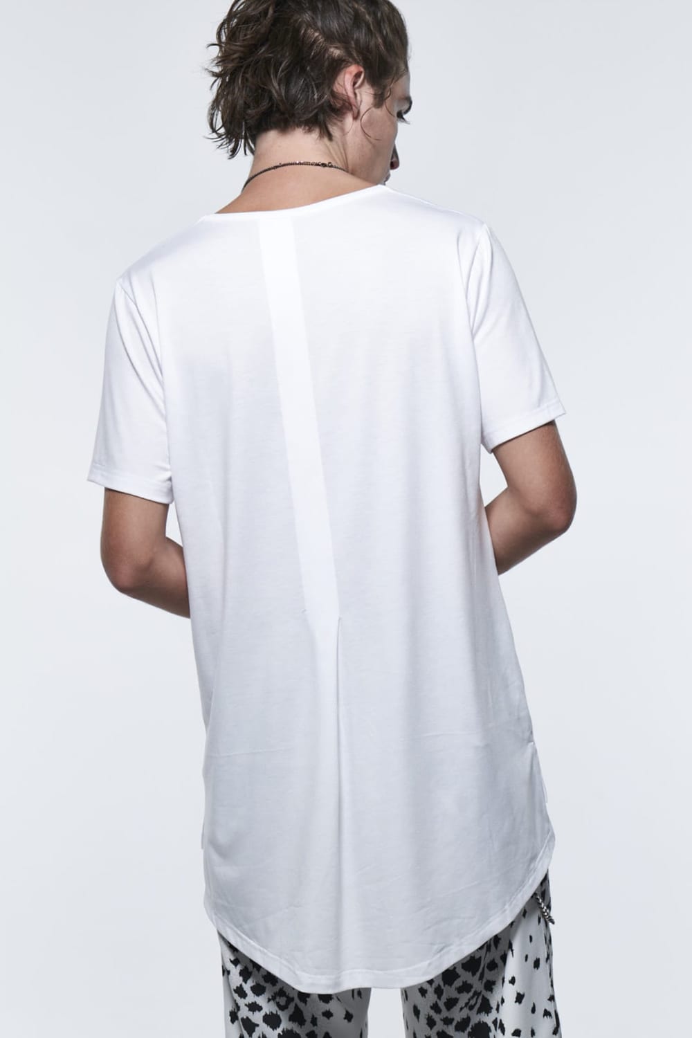 フリル VネックTシャツ ホワイト