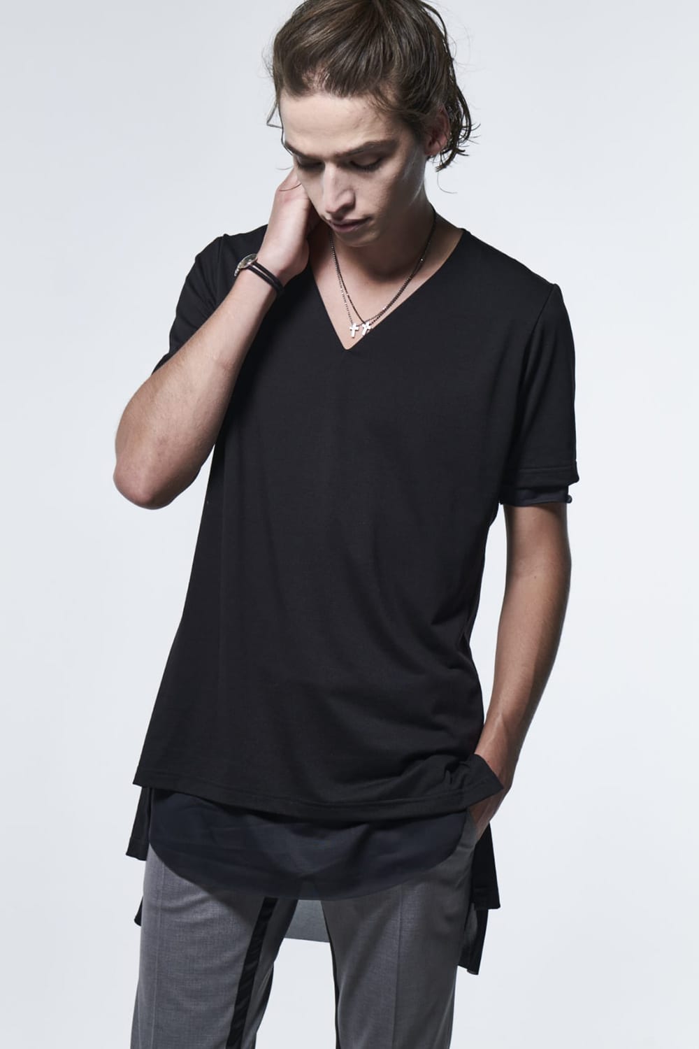 V-neck layered T-shirts Black & Black