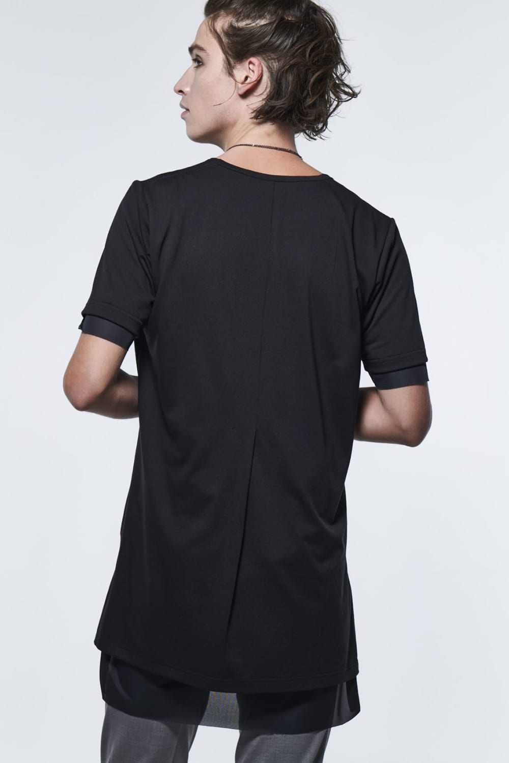 V-neck layered T-shirts Black & Black