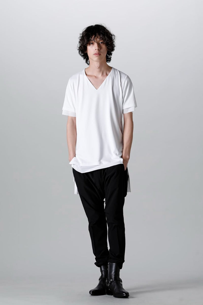 V-neck layered T-shirts White & White