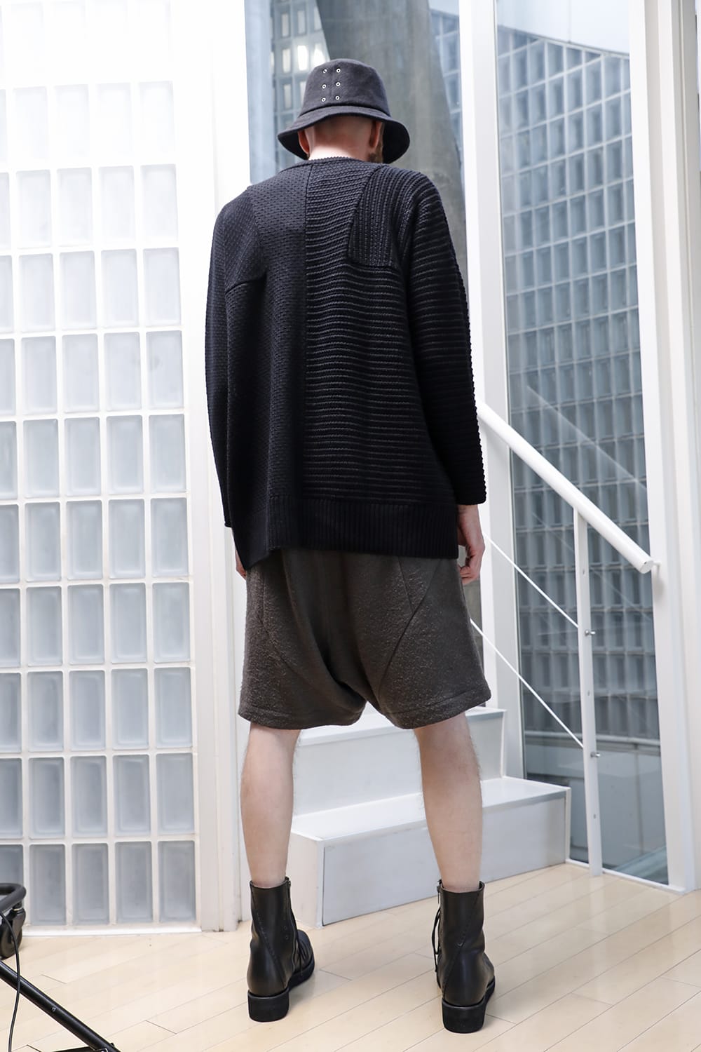 プルオーバー ニット メリノ ウール ブラック