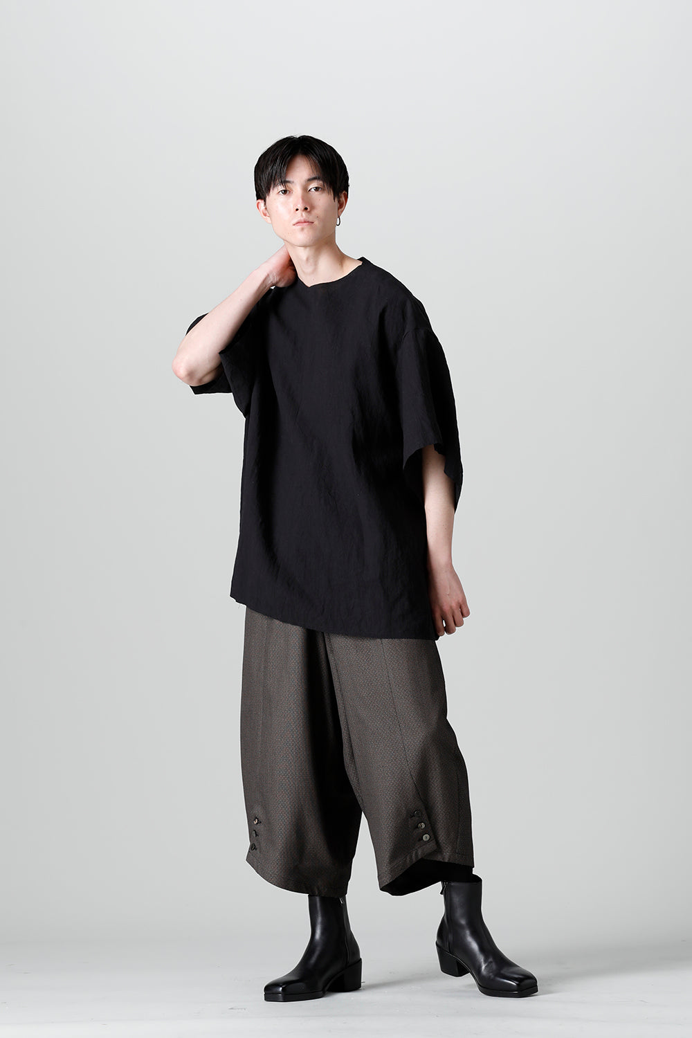 Hakobera Pullover Black