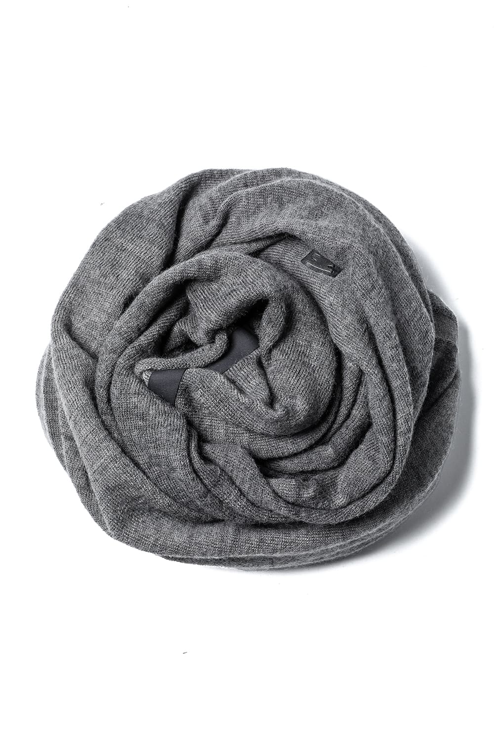 Scarf w/ Thermoadhesive Leather Tapes Plomb Cold Dye