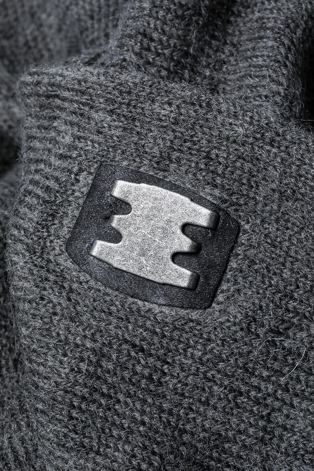 Scarf w/ Thermoadhesive Leather Tapes Plomb Cold Dye