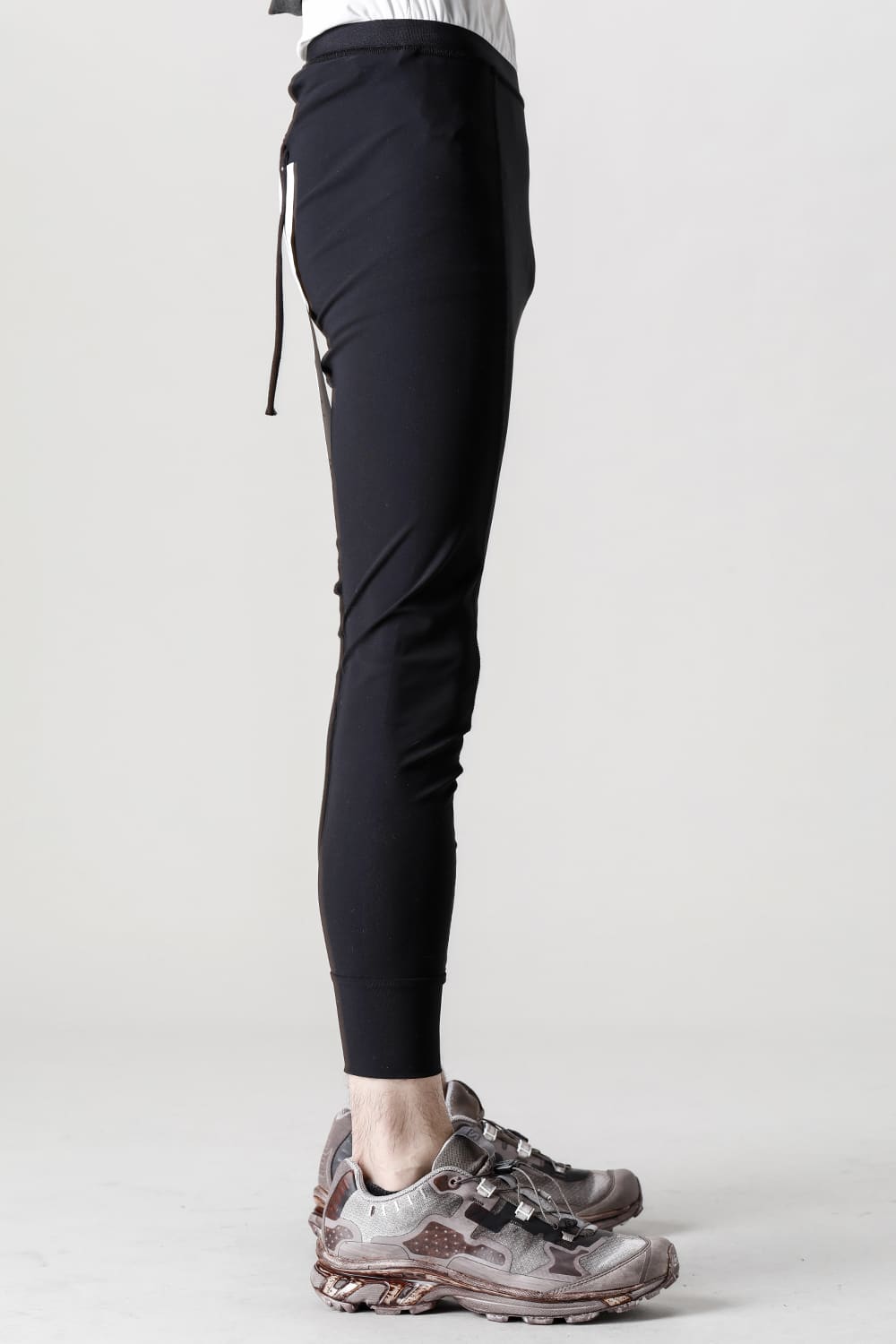 LJ1-F1136 - Black / Black