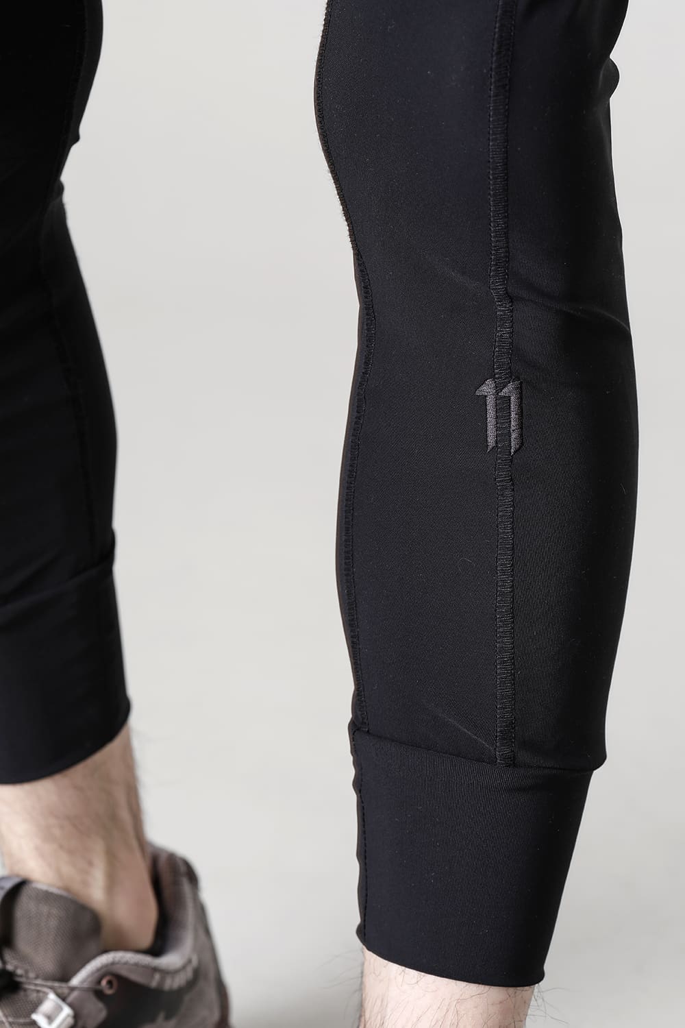 LJ1-F1136 - Black / Black