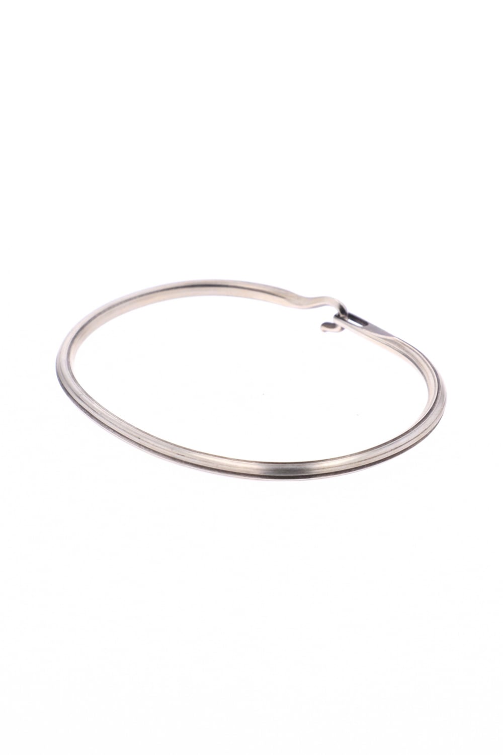 BANGLE SIDE HOOK GROOVE