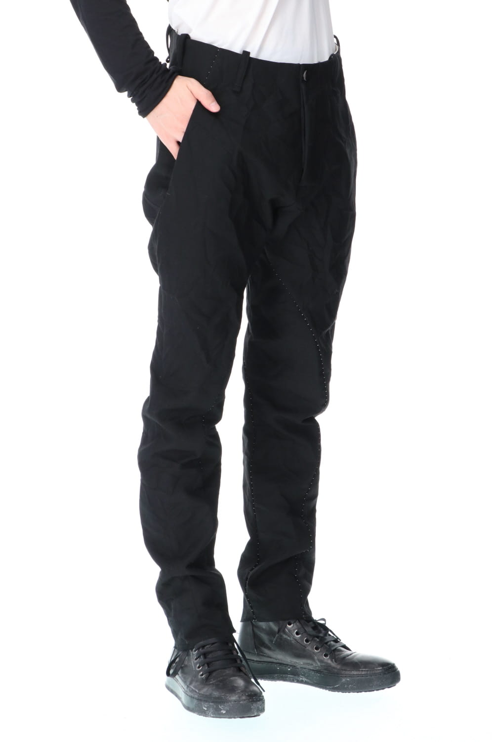 SCRUNCHED CURVED KNEE TROUSERS