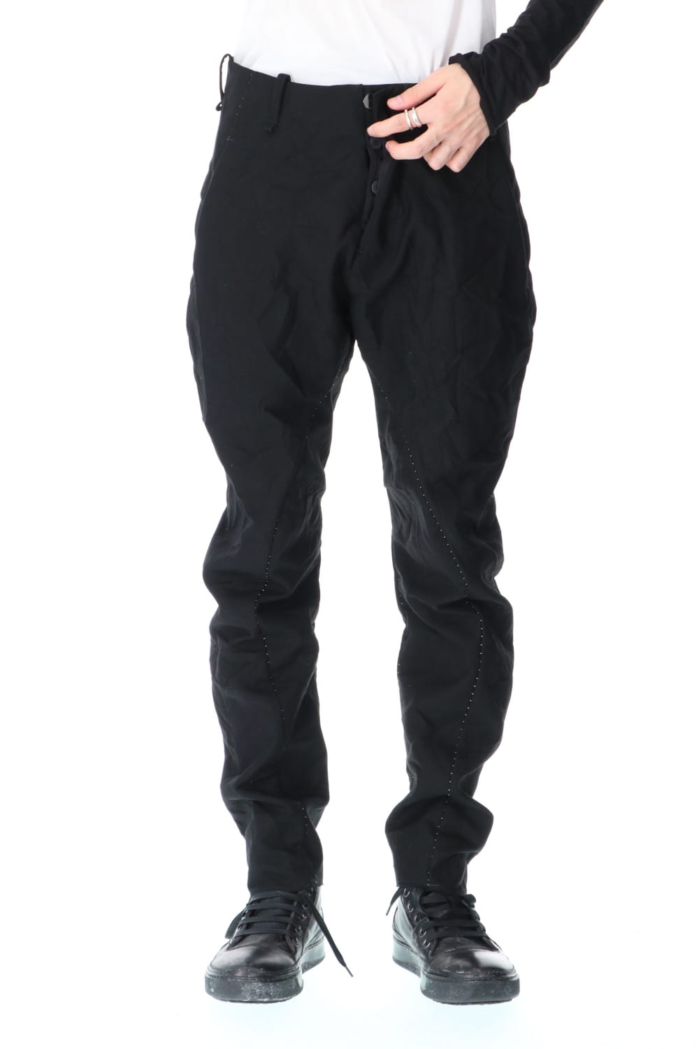 SCRUNCHED CURVED KNEE TROUSERS