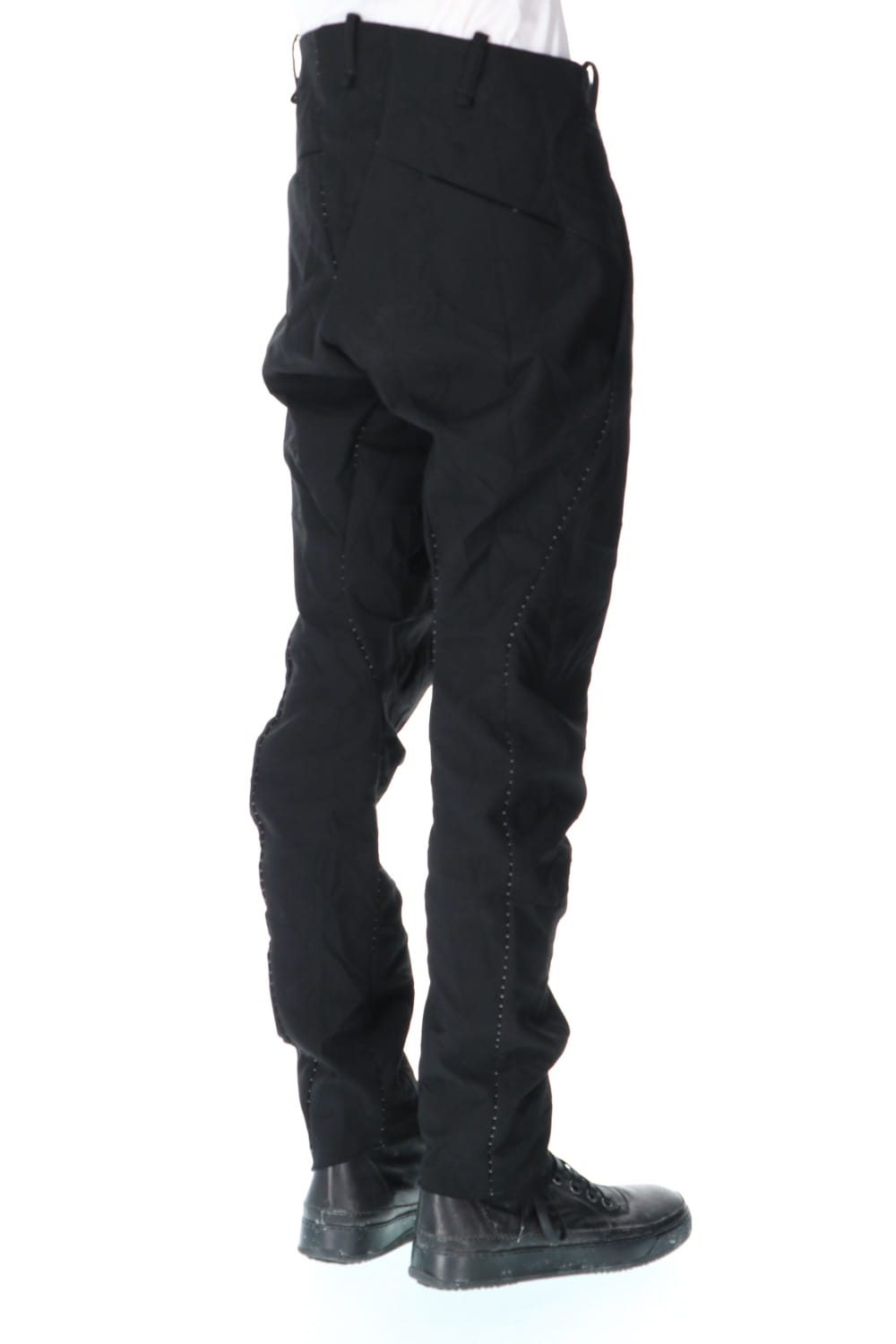 SCRUNCHED CURVED KNEE TROUSERS