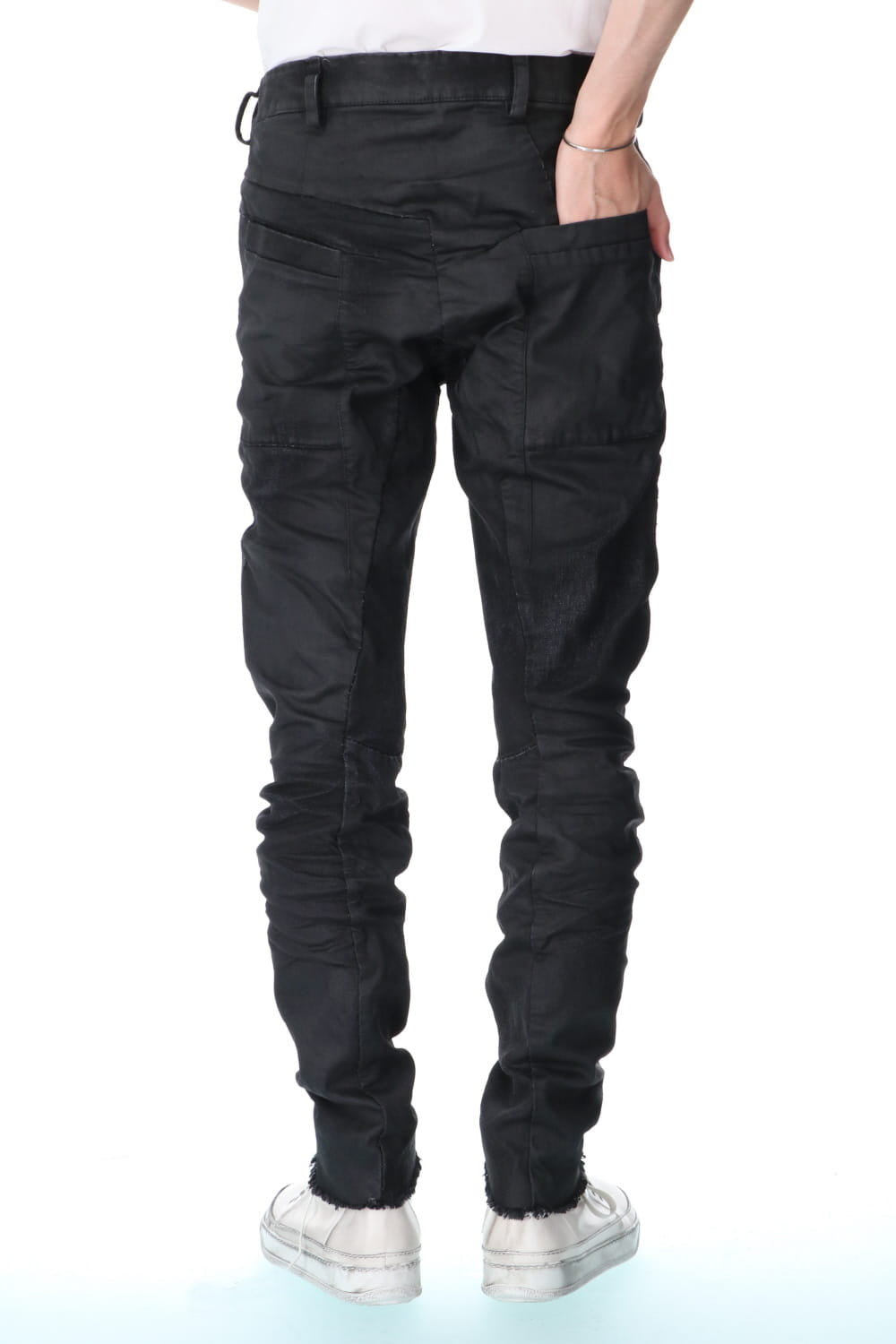 VERTICAL ZIP POCKET JEANS