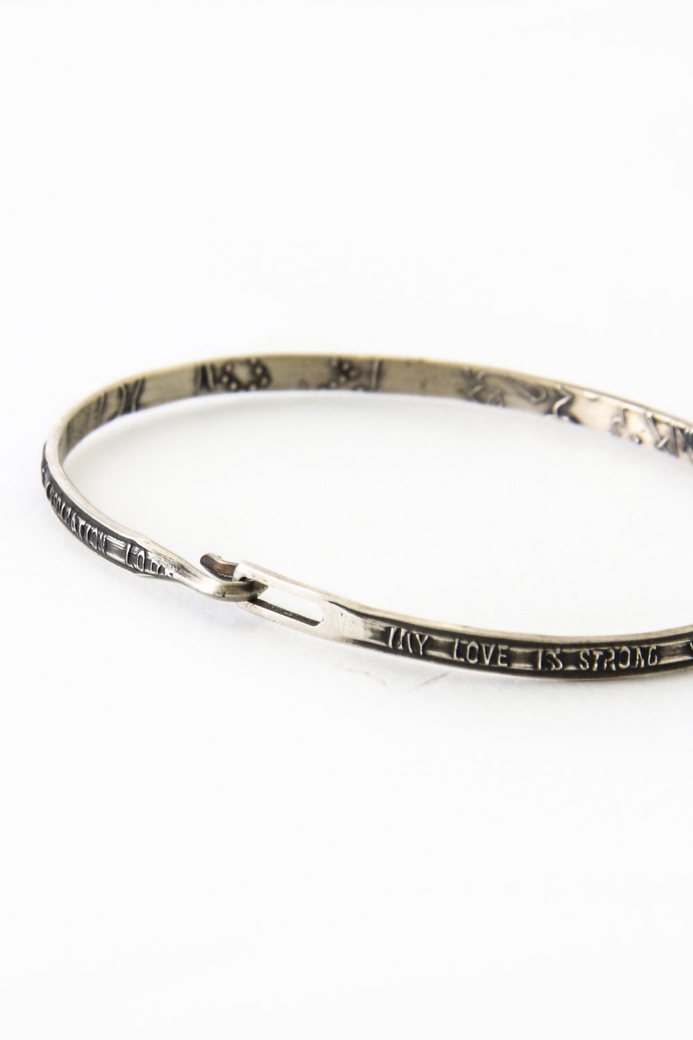 Lyrics Hook Bangle (Ly)