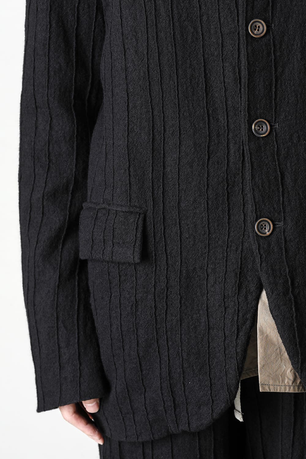 プリーツド ウール スタンド カラー ジャケット
