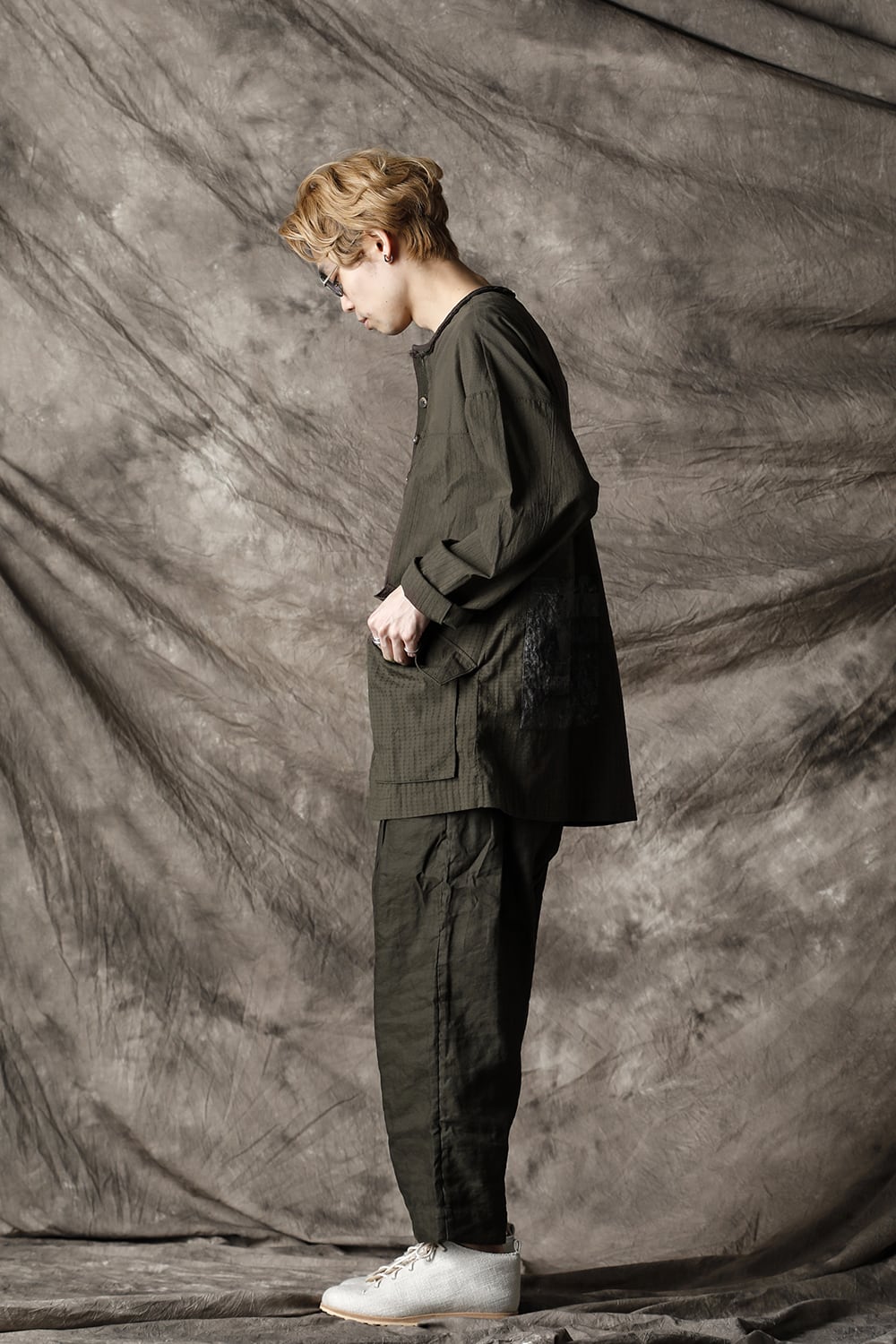 ルーズフィット ヘンリー プラケット トップ