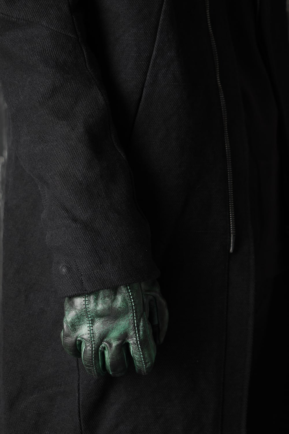 Dusty leaf Horse leather Over lock gloves Green