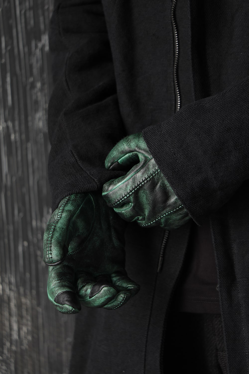 Dusty leaf Horse leather Over lock gloves Green