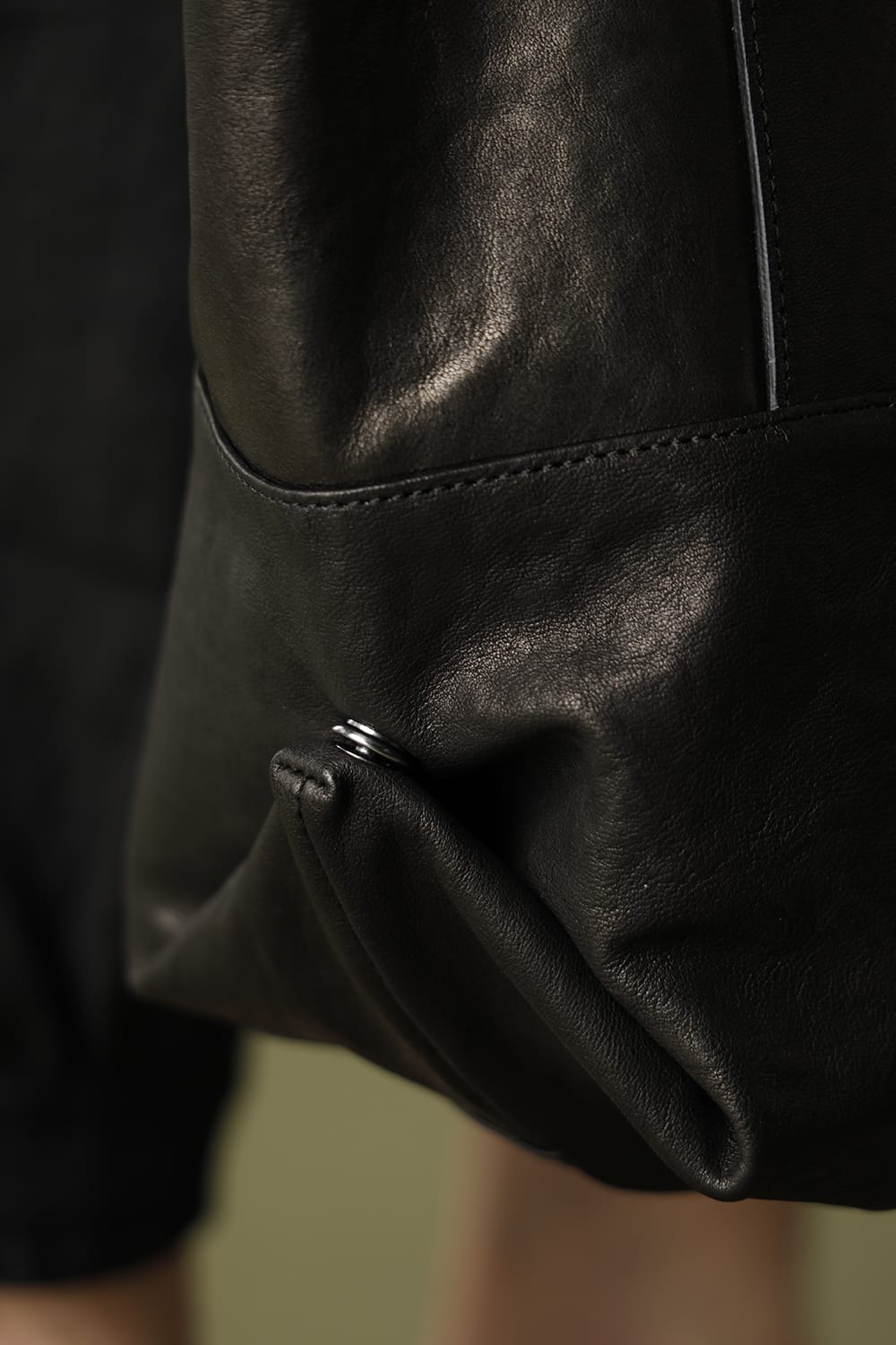 Leather tote 'thin & light' 2