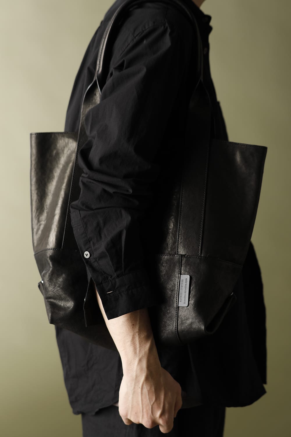 Leather tote 'thin & light' 2