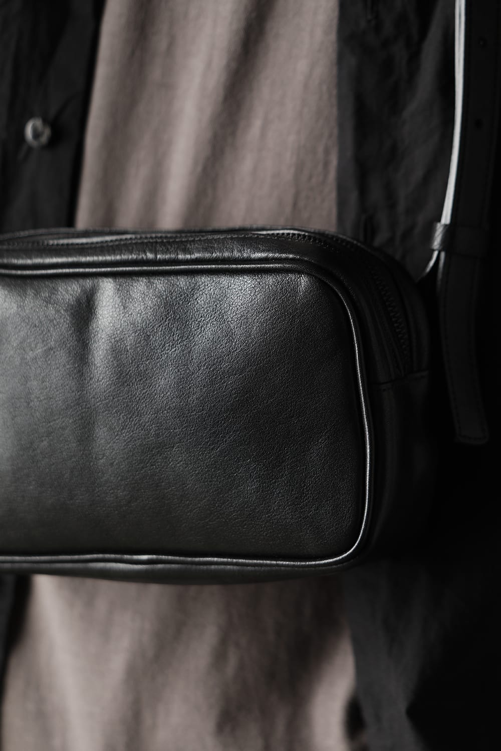 Leather shoulder bag 'double zip'