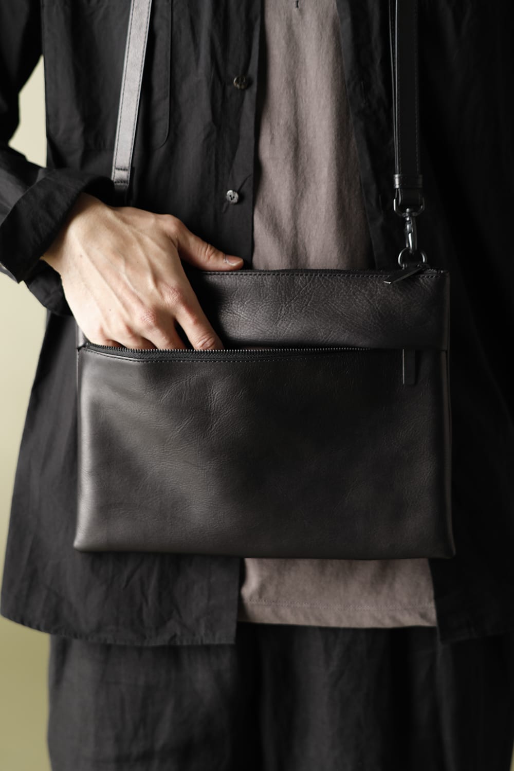 Leather shoulder bag 'grande poche' sacoche