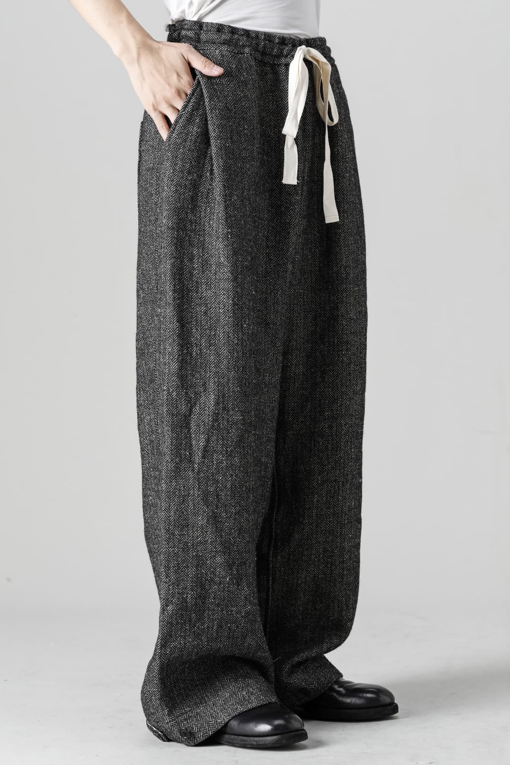 Wide String Trousers - Classic Herring Bone