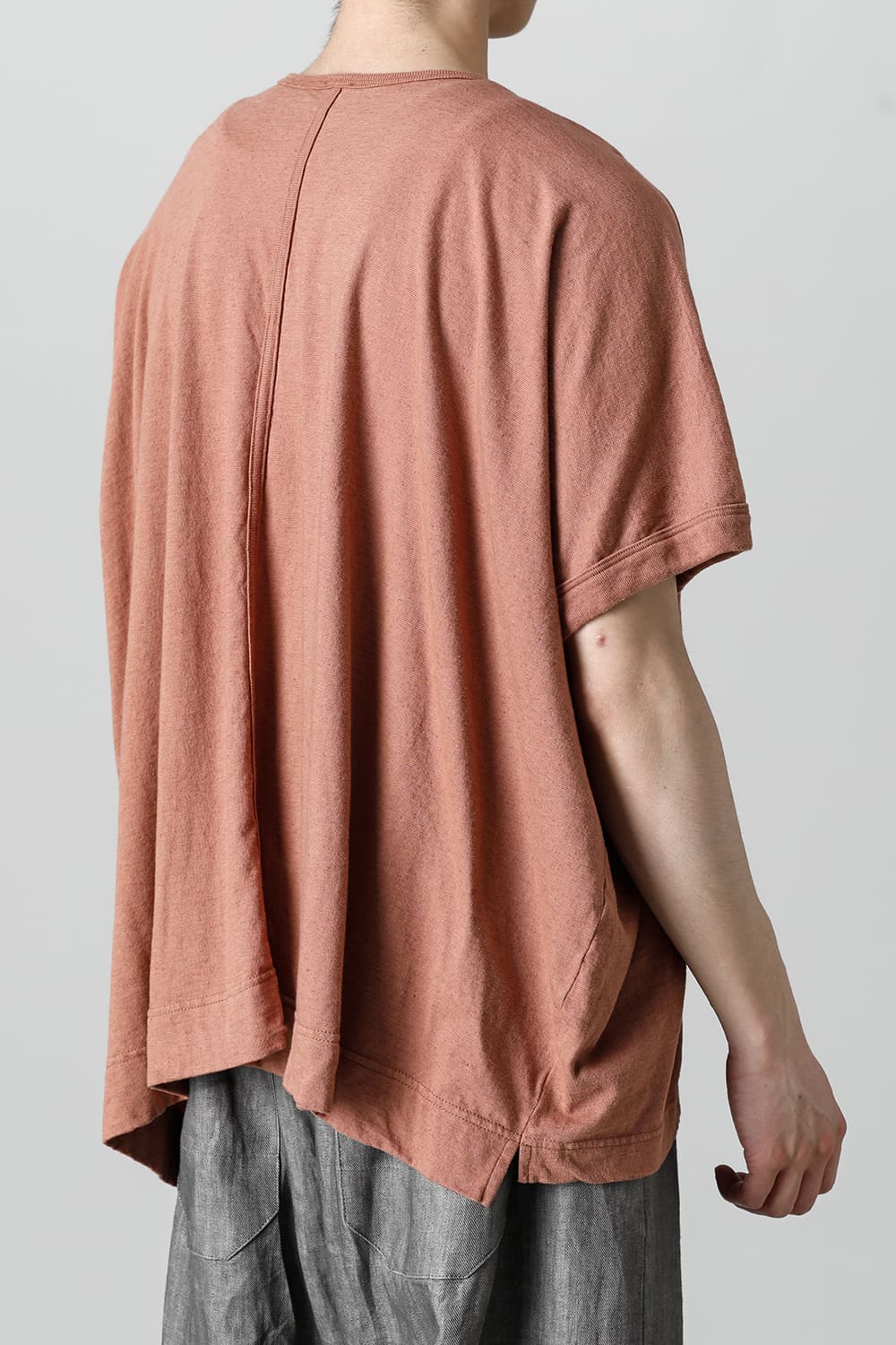 V NECK TEE RED BRICK