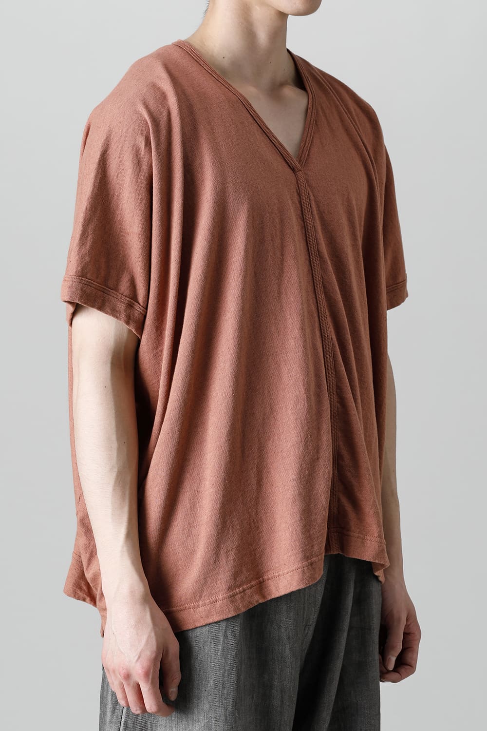 V NECK TEE RED BRICK