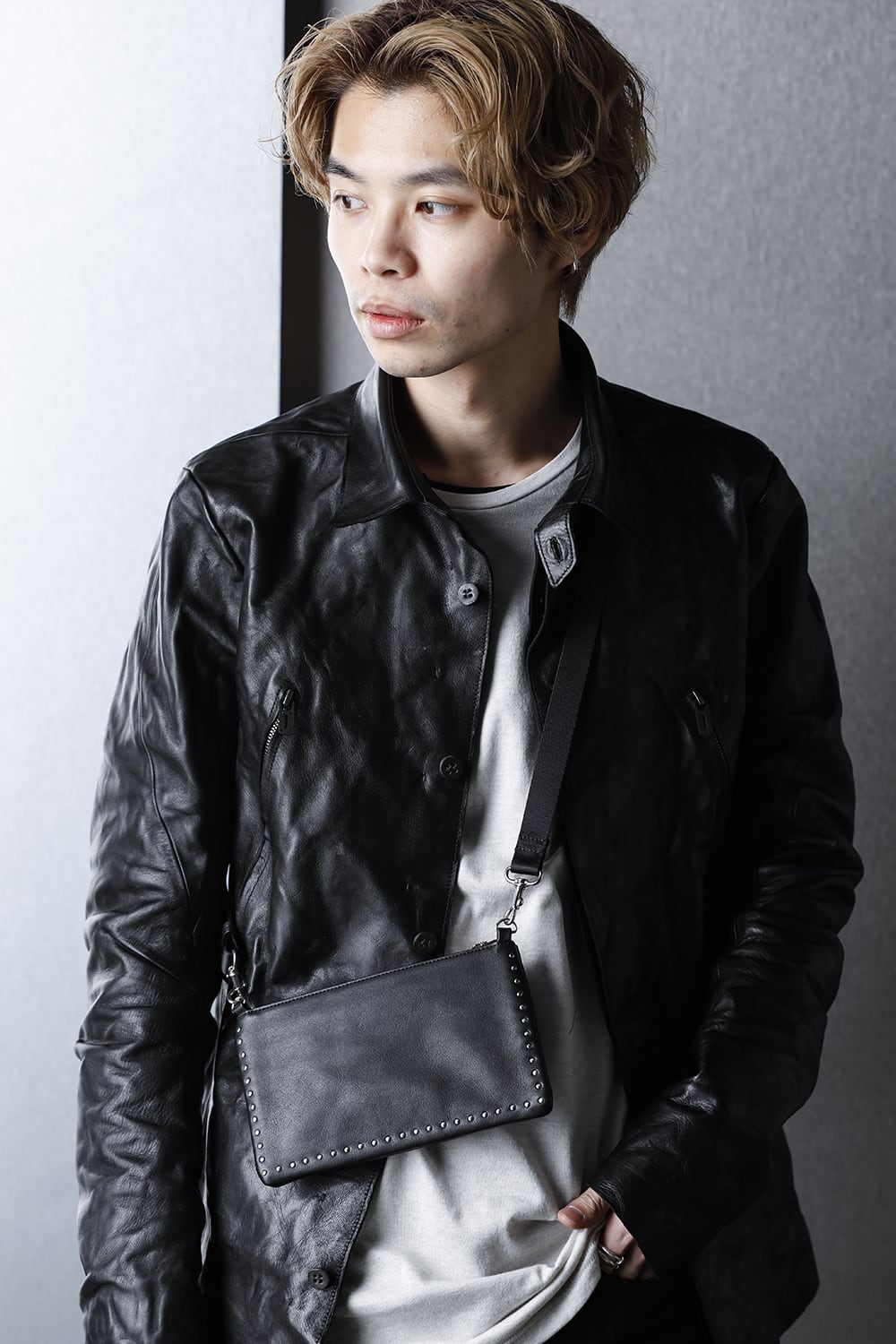 レザー ミニサコッシュ コーナースタッズ KS