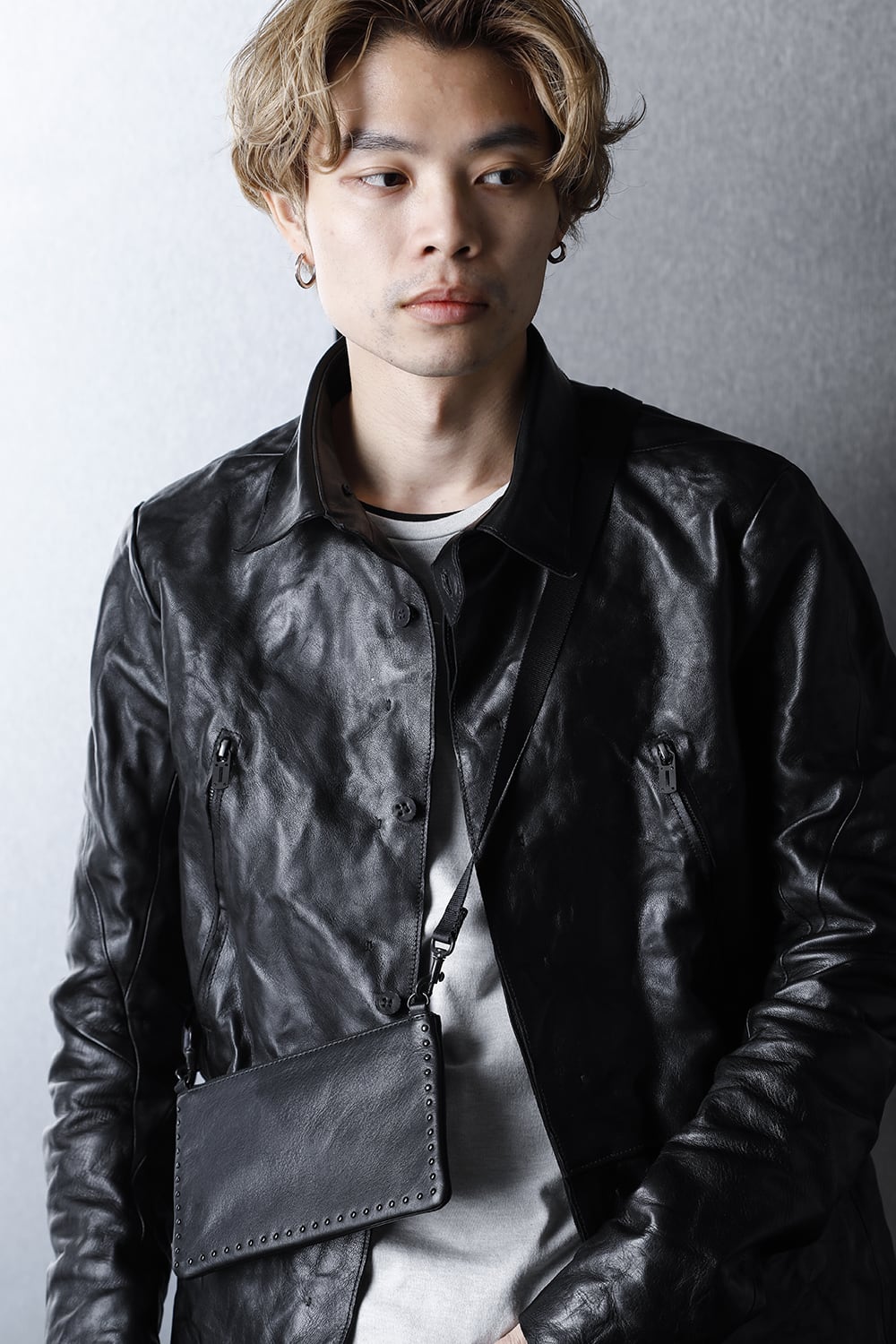 レザー ミニサコッシュ コーナースタッズ KS B.ブラック