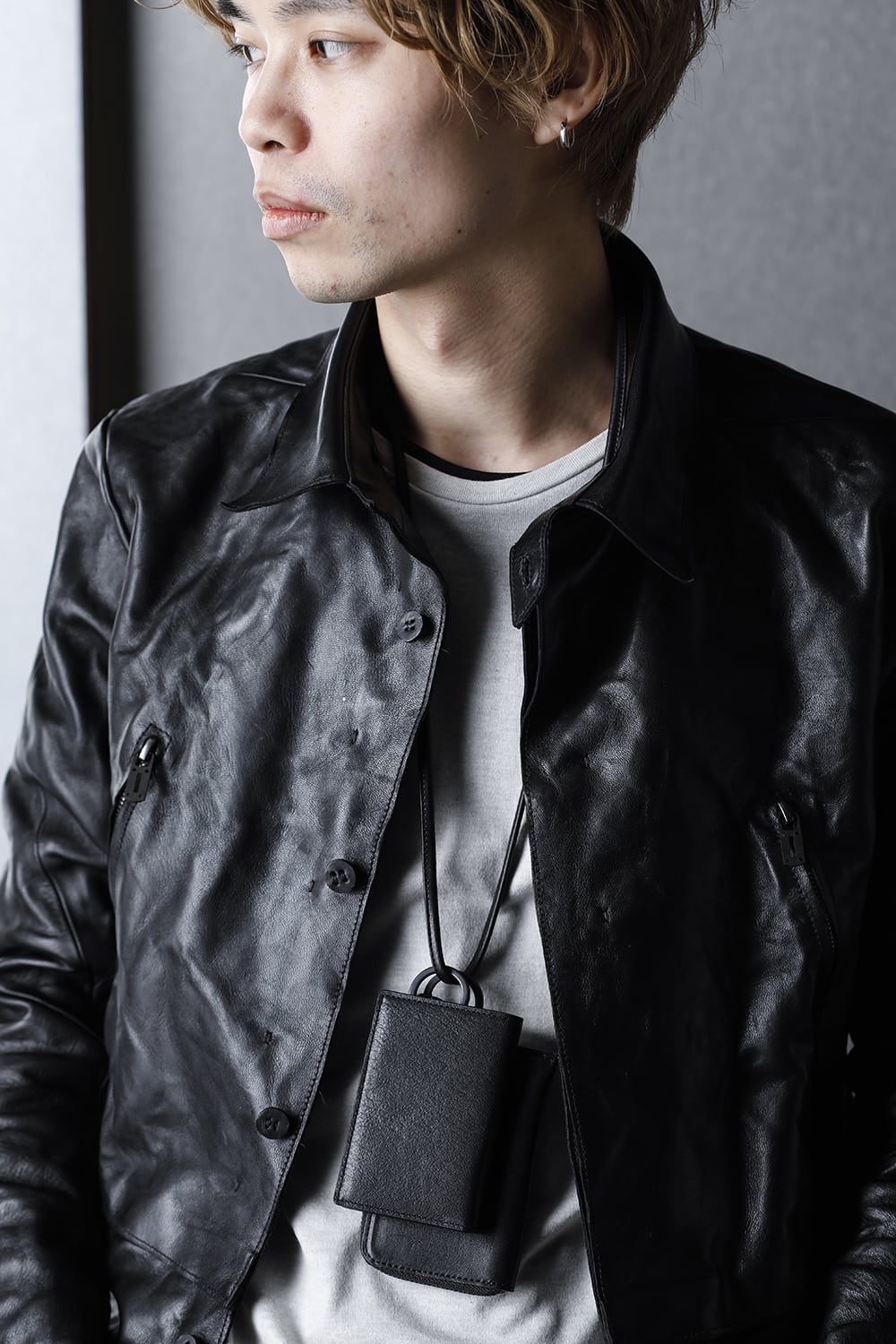 Leather wallet & card case 'empty-handed'