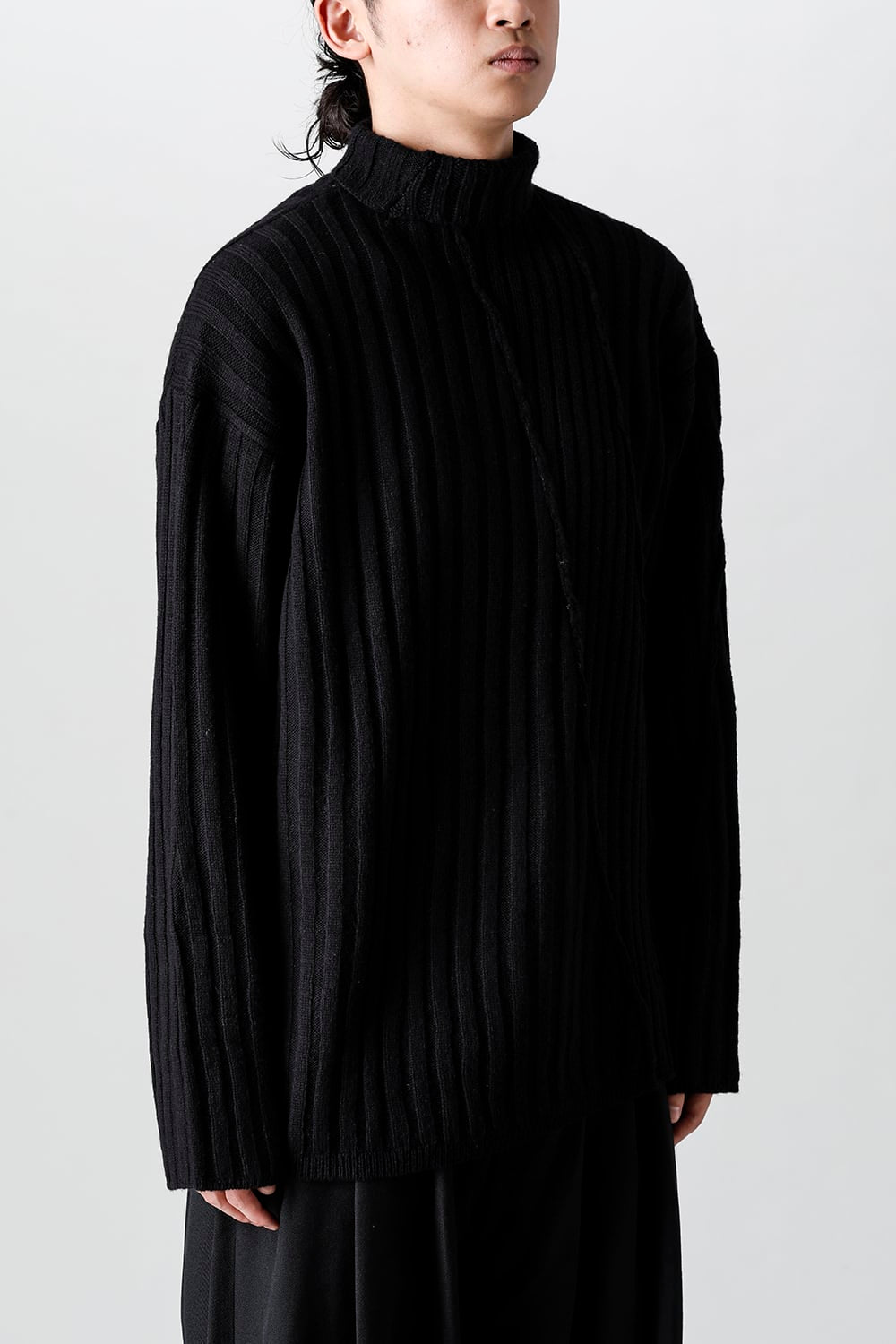 リブタートルニット