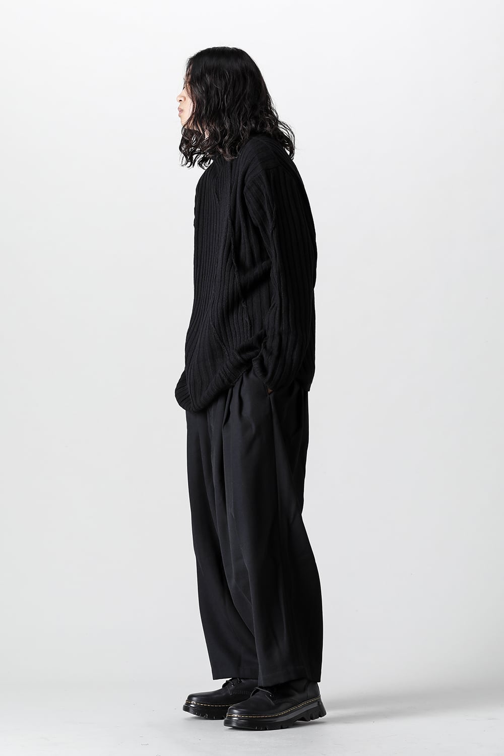 リブタートルニット