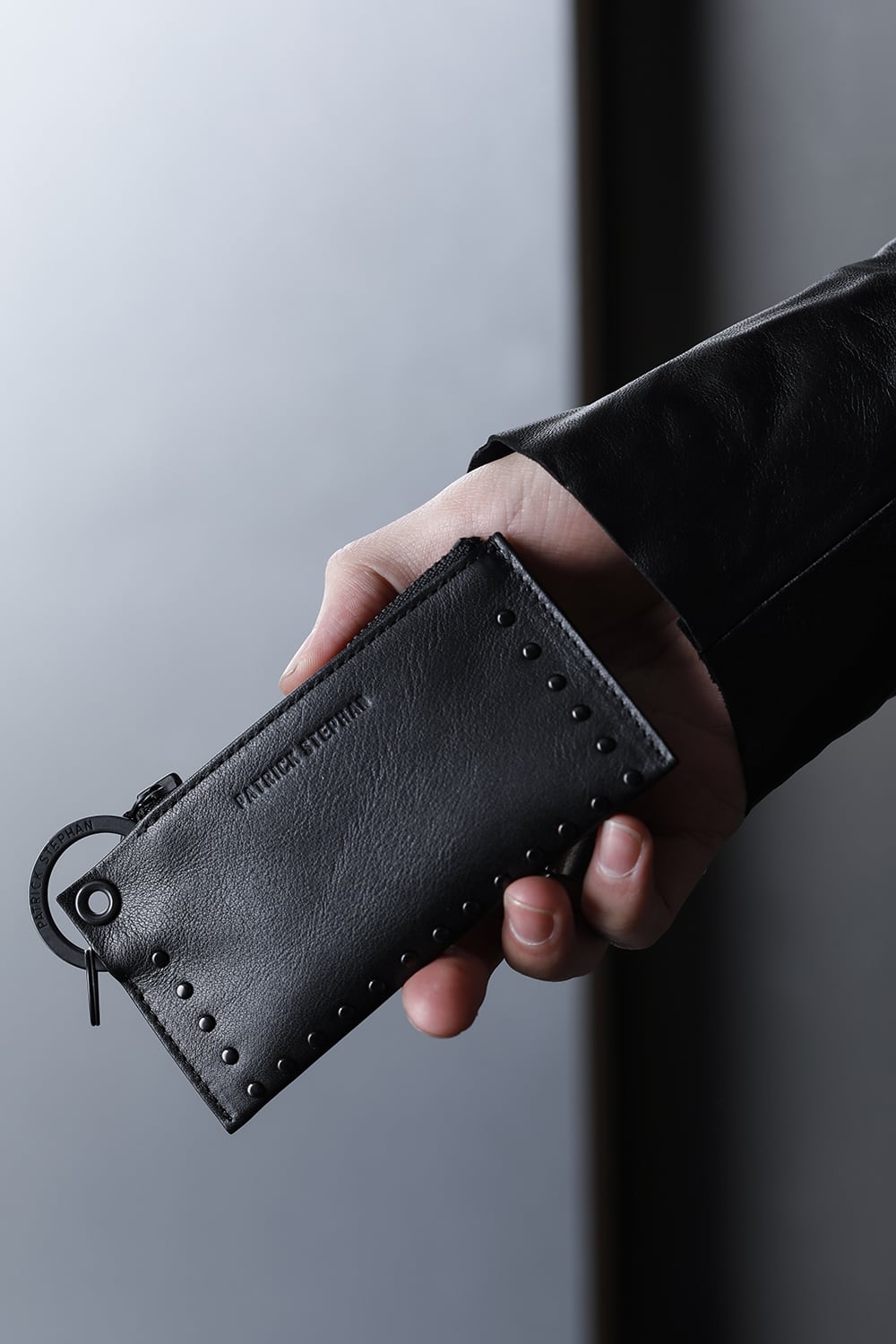 Leather key case & holder 'corner studs' KS B.Black