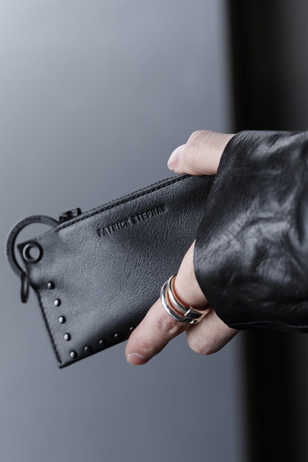 Leather key case & holder 'corner studs' KS B.Black