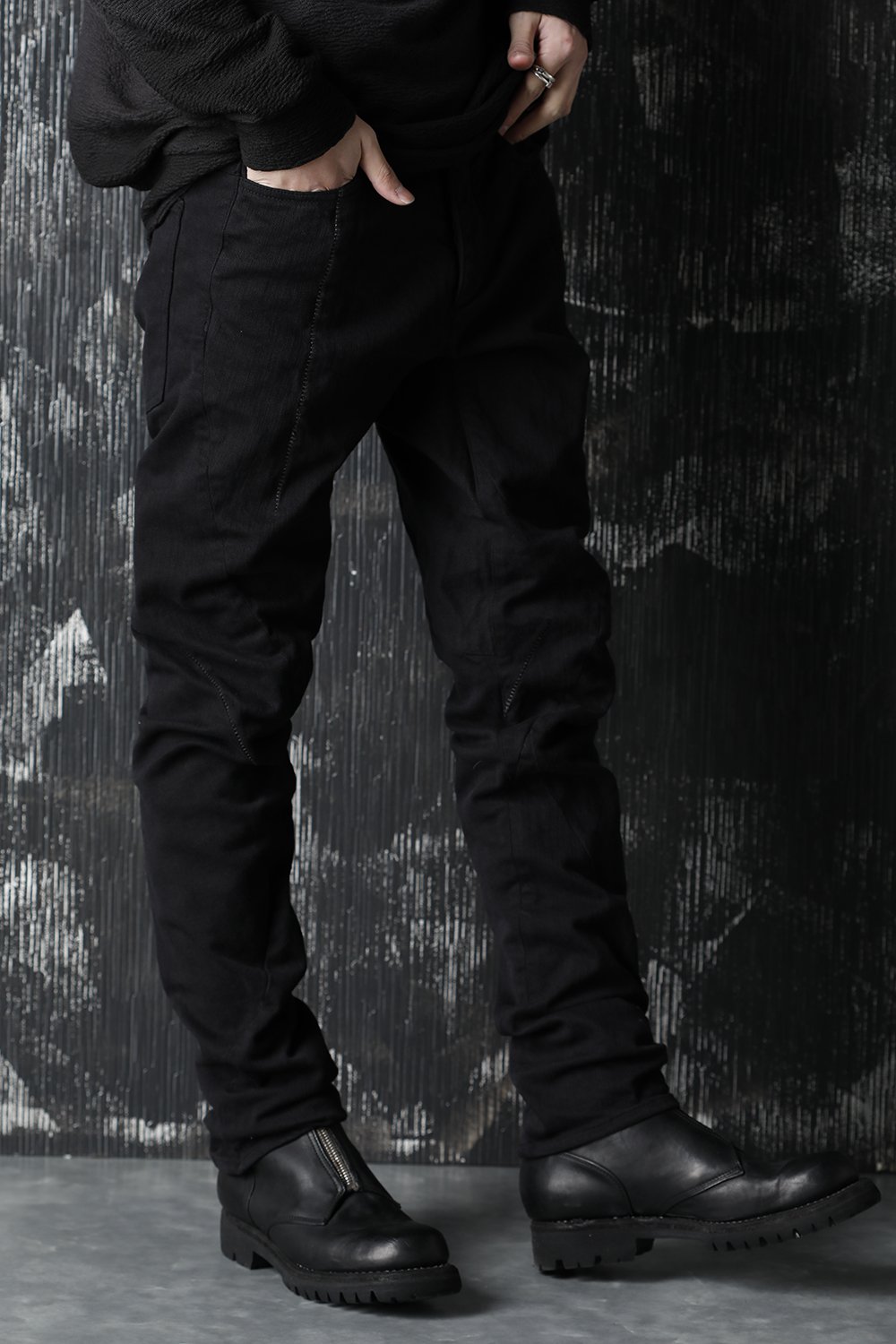 3D Curved Slim Pants (Solid Black)