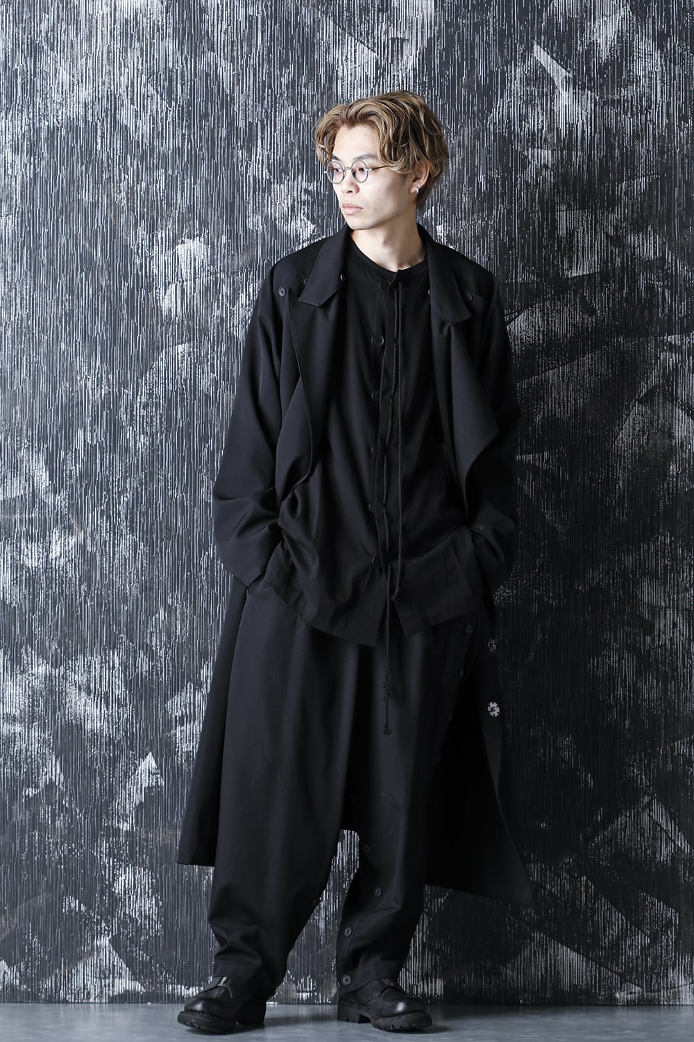 ダブルパーツ ボタン留め シワギャバジン ドレス