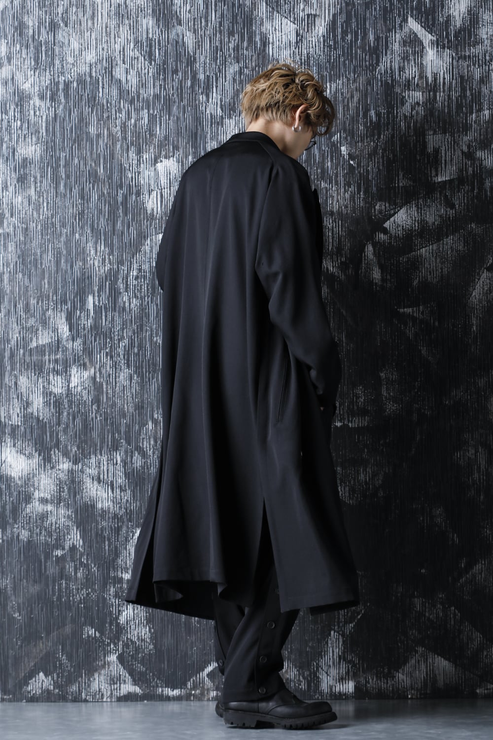 ダブルパーツ ボタン留め シワギャバジン ドレス