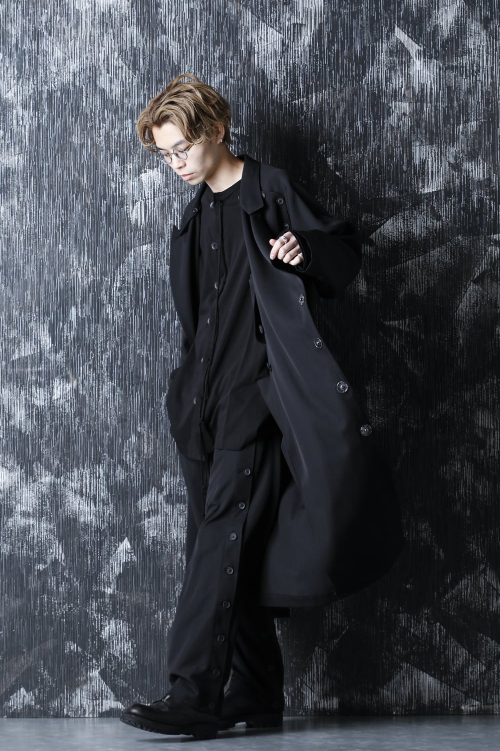 ダブルパーツ ボタン留め シワギャバジン ドレス