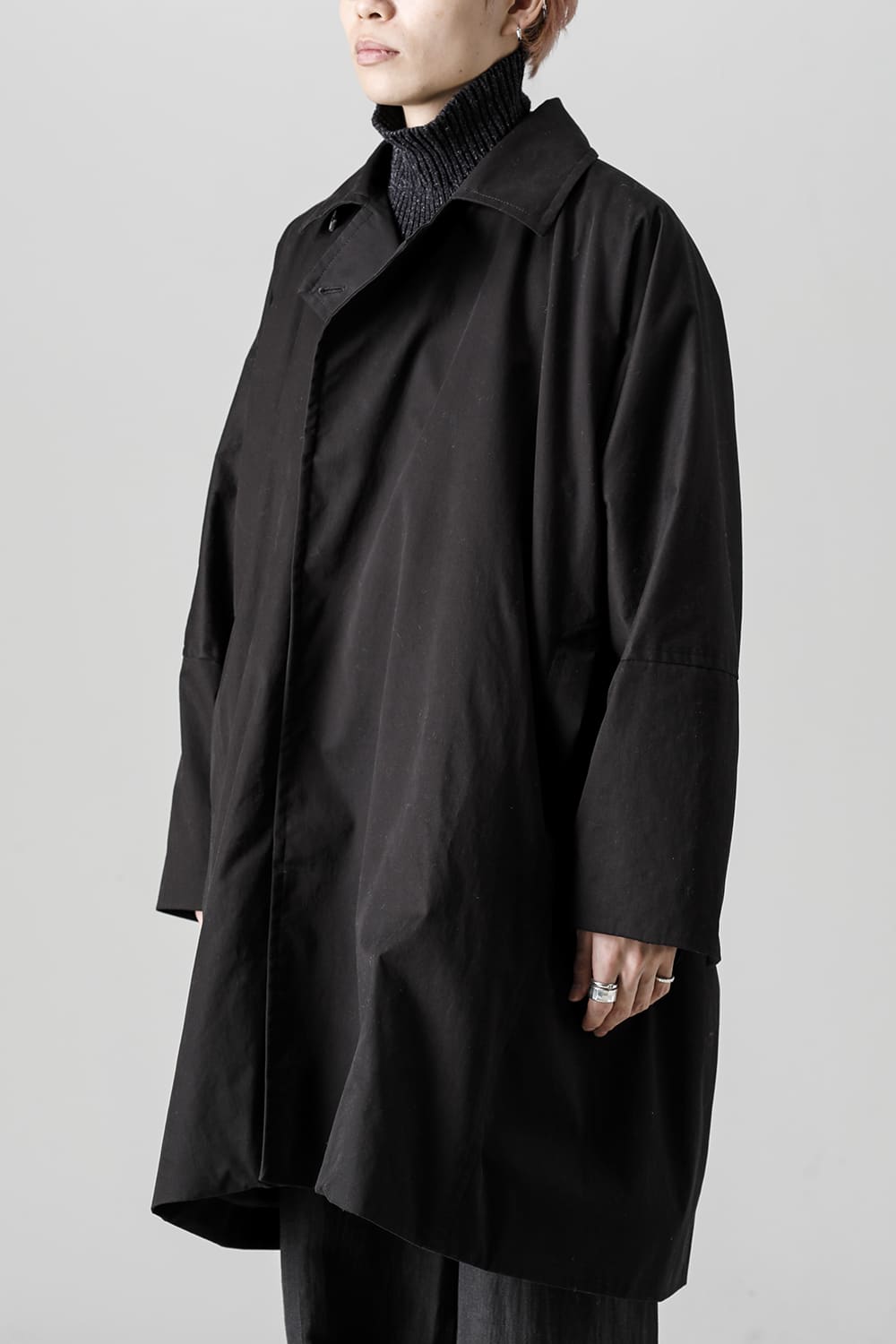 COAT#27 BLACK COATED TWILL