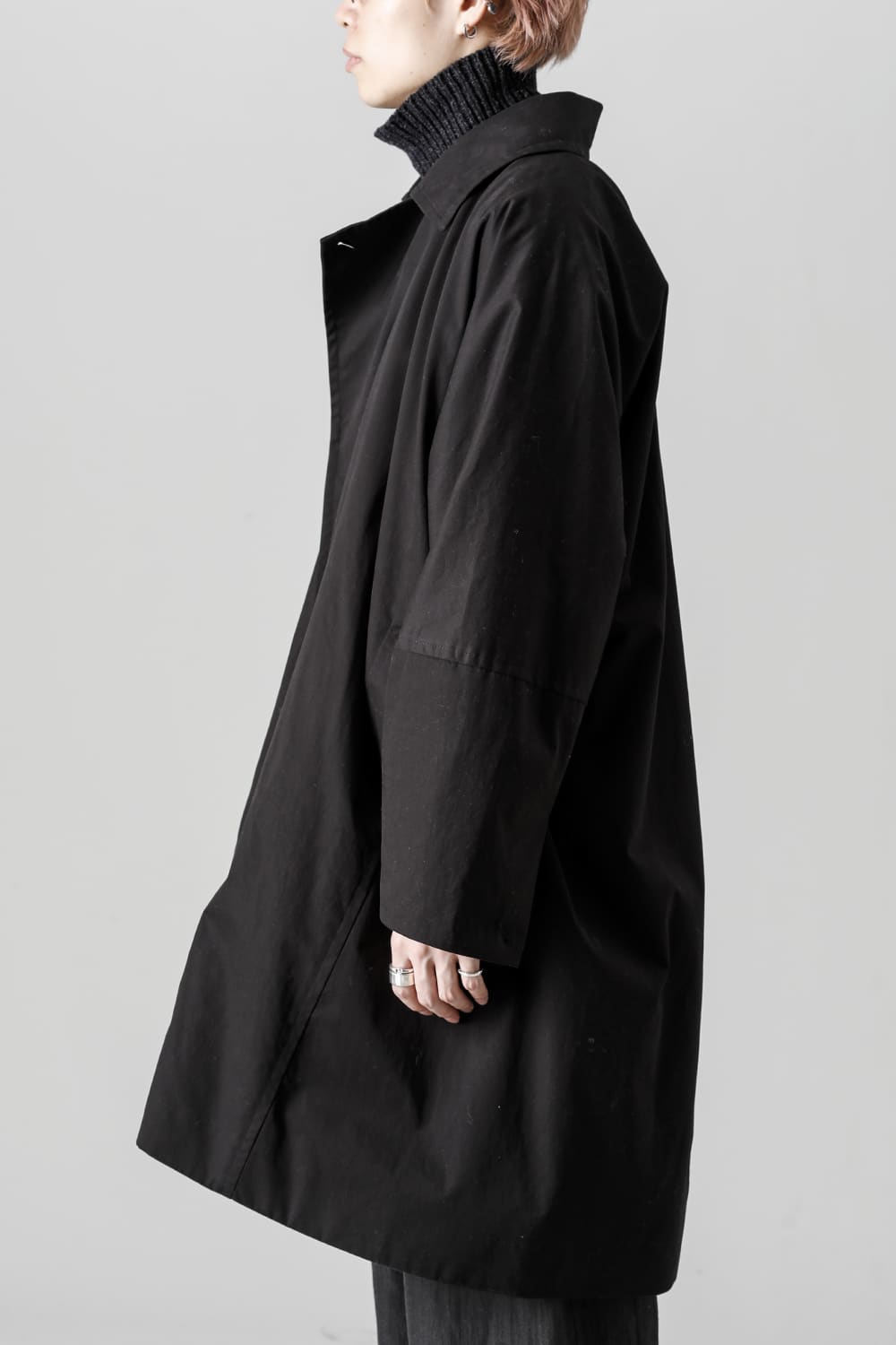 COAT#27 BLACK COATED TWILL