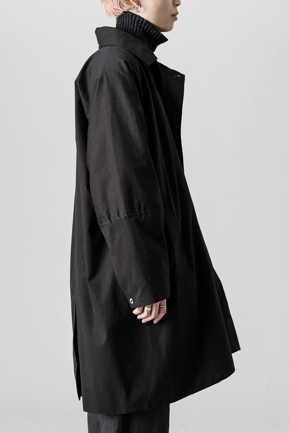 COAT#27 BLACK COATED TWILL