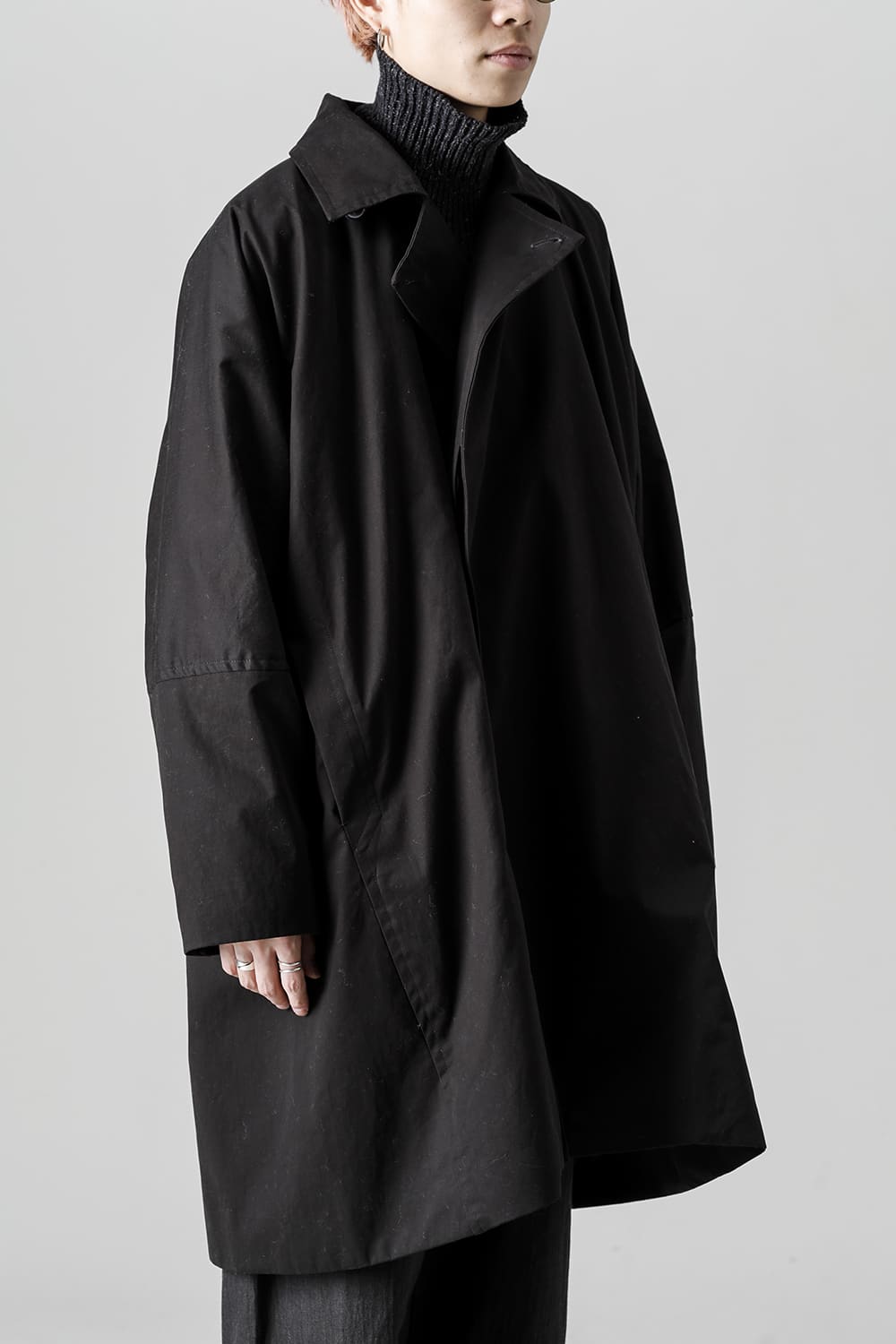 COAT#27 BLACK COATED TWILL